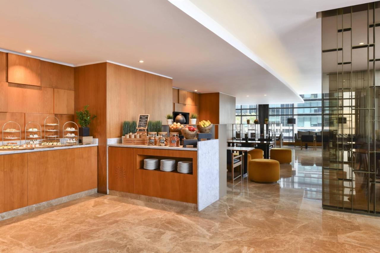 One Bedroom Suite With Executive Lounge Access,1350770182:JPEG