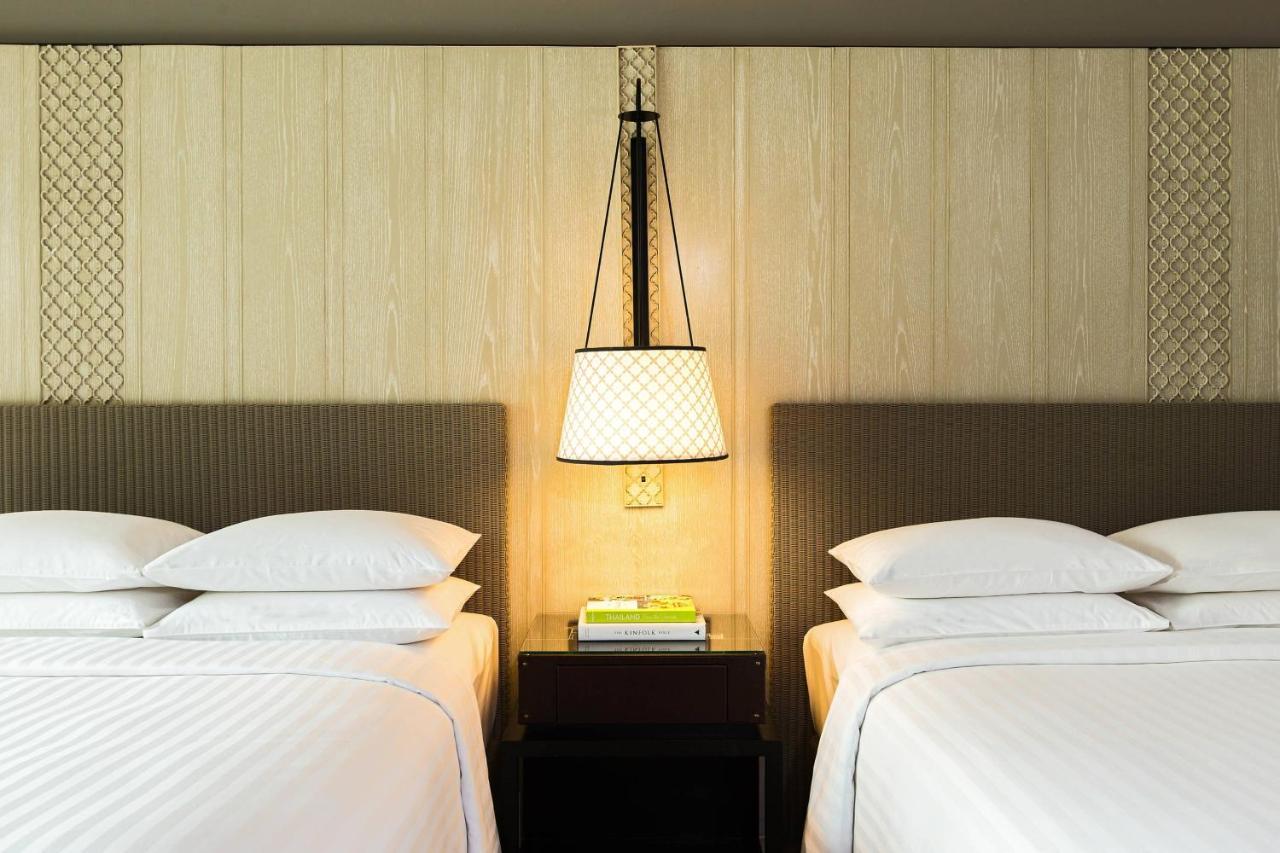 Family room, Bedroom 1: 1 King, Bedroom 2: 2 Double,1350872209:JPEG