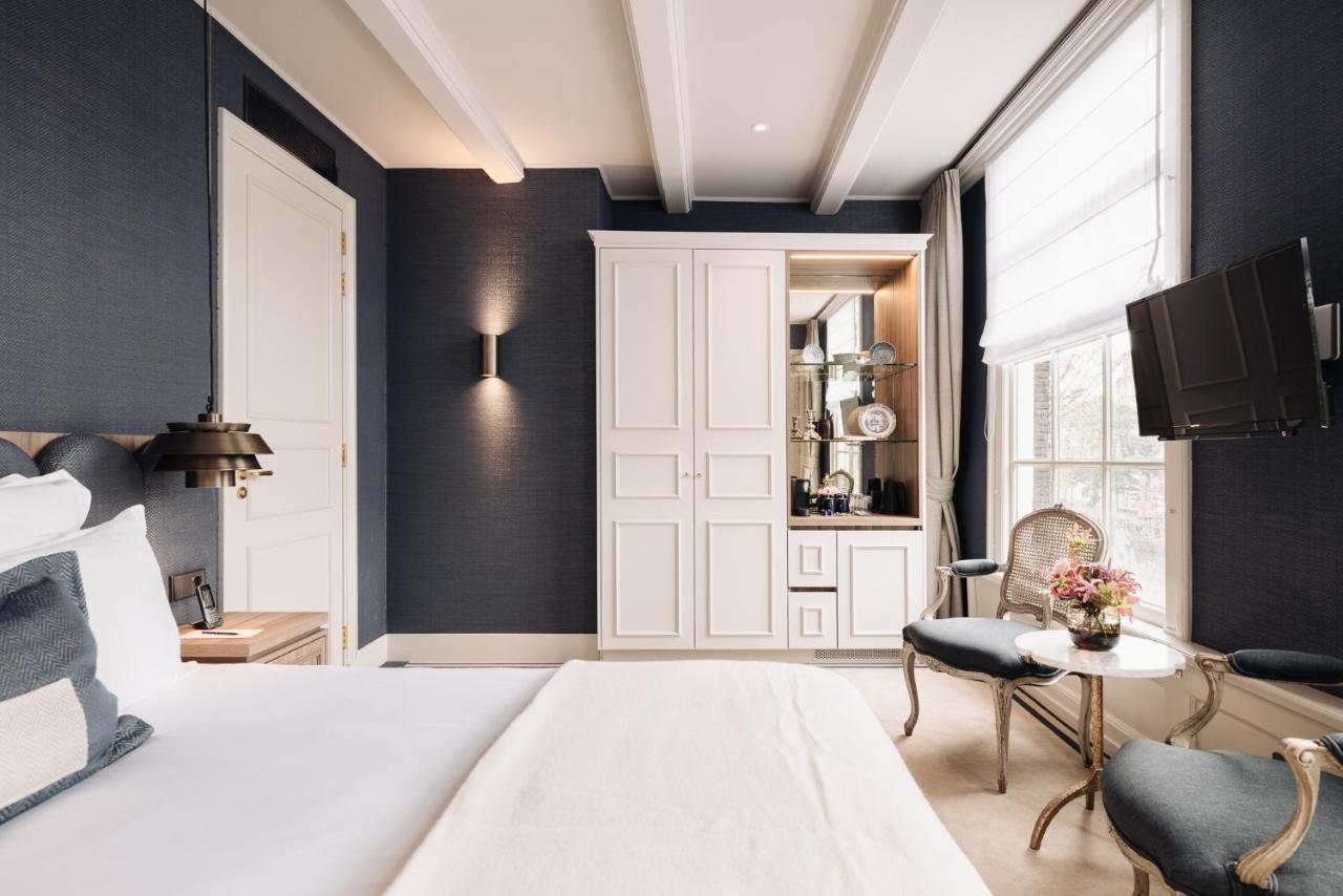 Executive Double Room Grand Merchant Canal View Bath