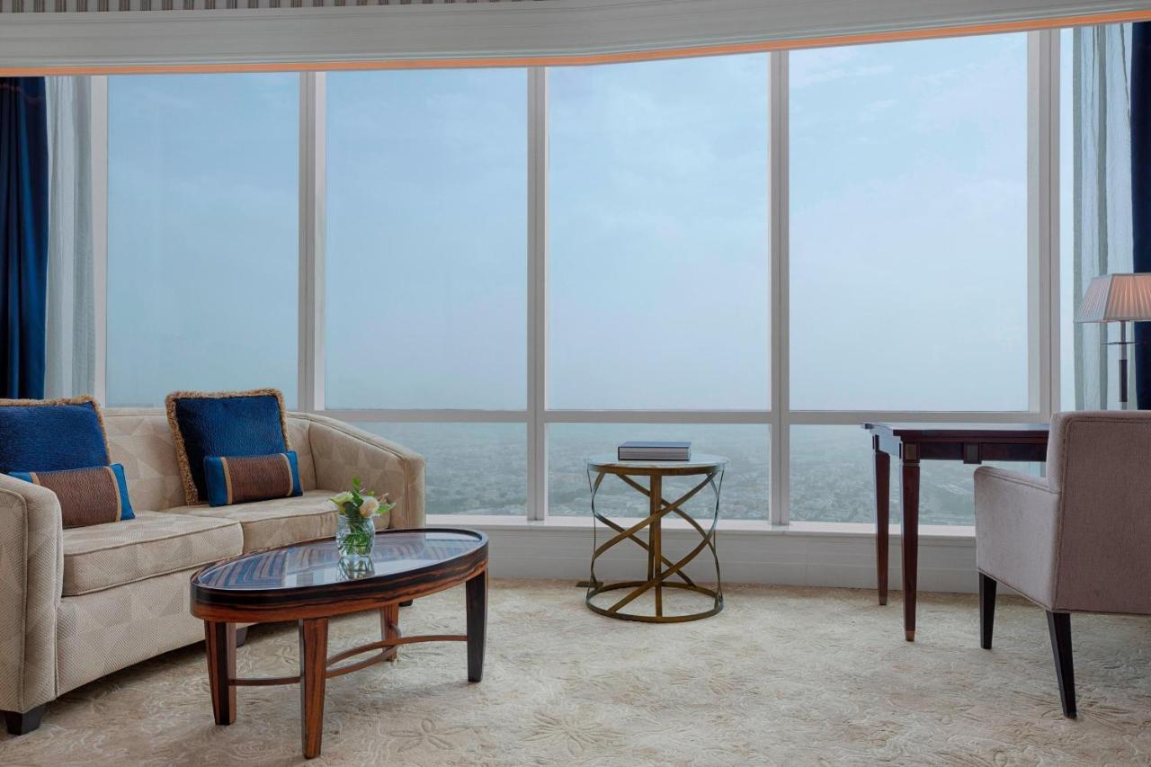 Junior Suite 1 Bedroom Suite, 1 King, City view