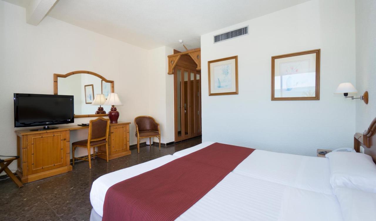 Double or Twin Room Partial Sea View