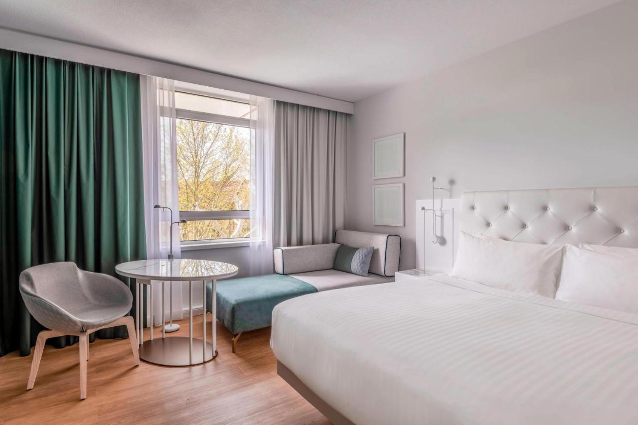 Deluxe Room King,1633677792:JPEG
