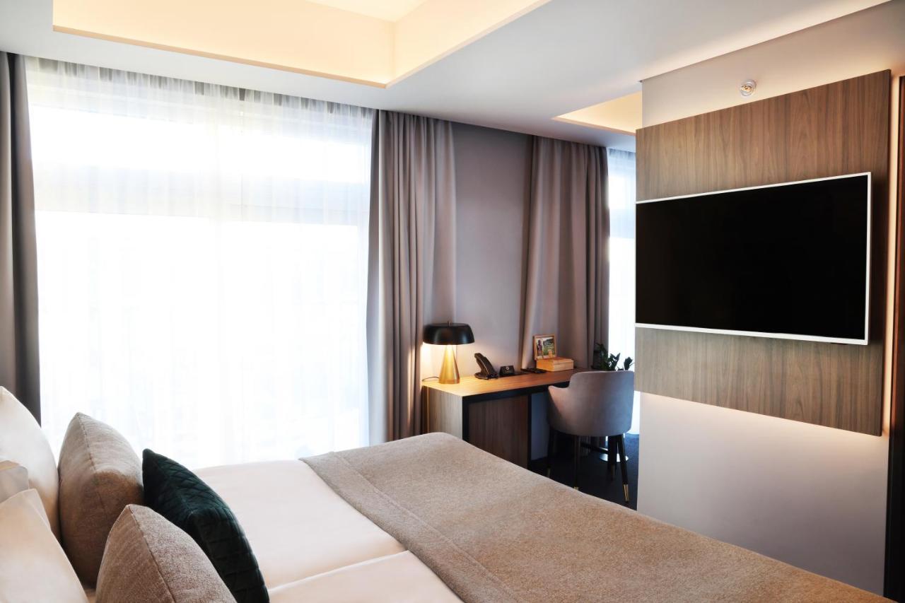 Junior Suite,1355364248:JPEG