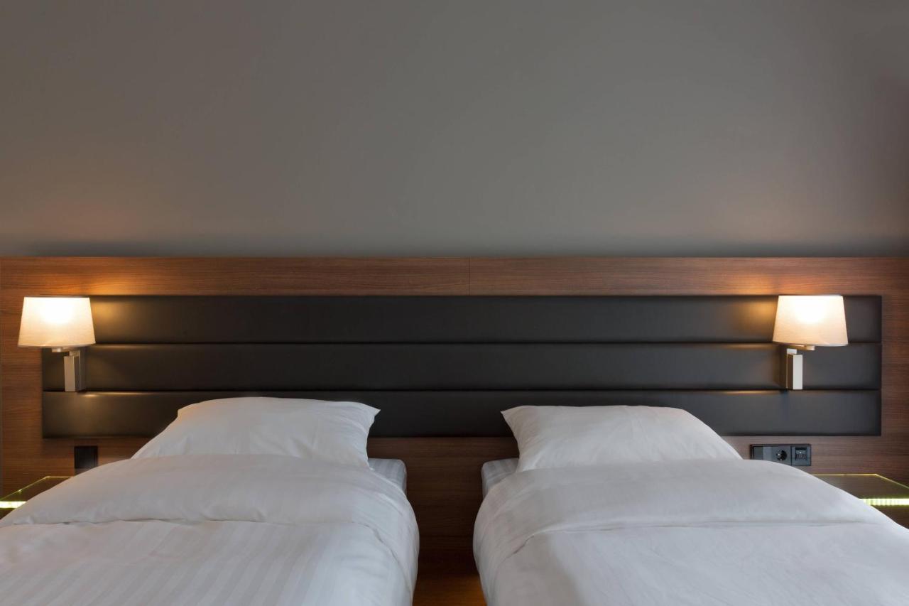 Twin Room Moxy Sleeper Twin