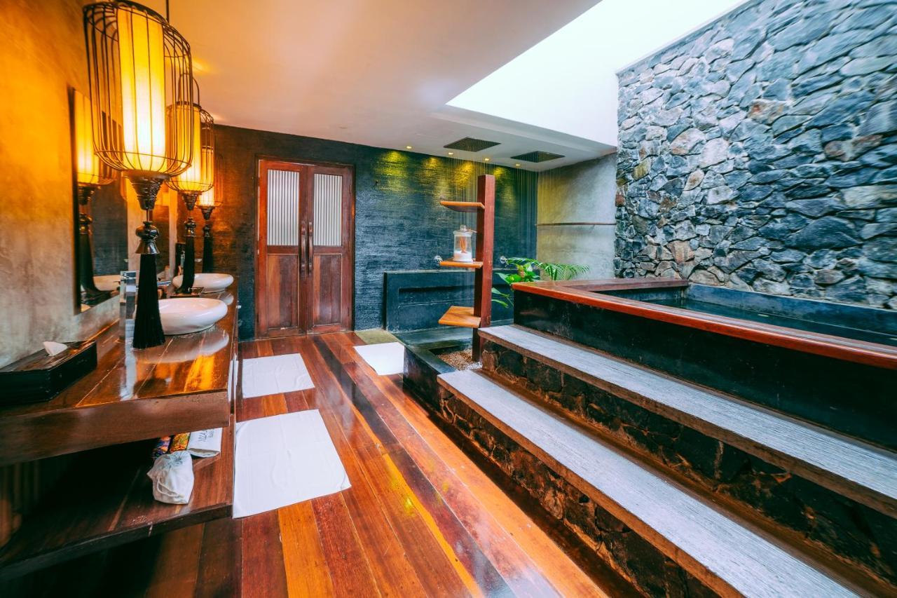 Luxe Crib (with Standing Shower and Plunge Pool),1212915976:JPEG