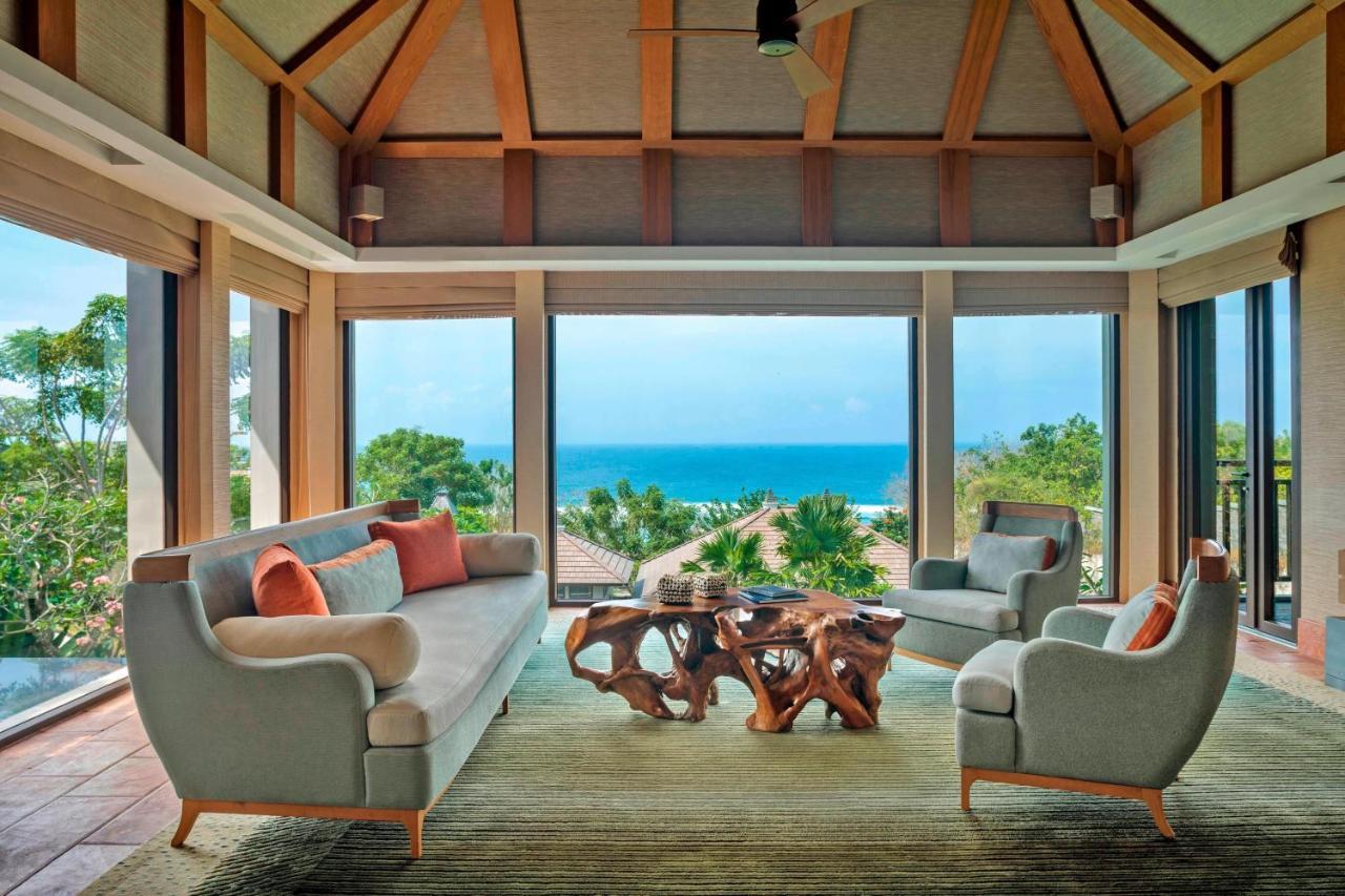 Cliff Three-Bedroom Private Pool Villa Daily Resort Activity