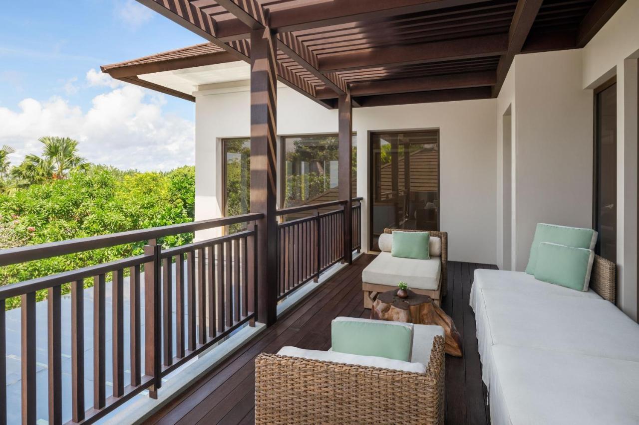 Cliff Three-Bedroom Private Pool Villa Daily Resort Activity