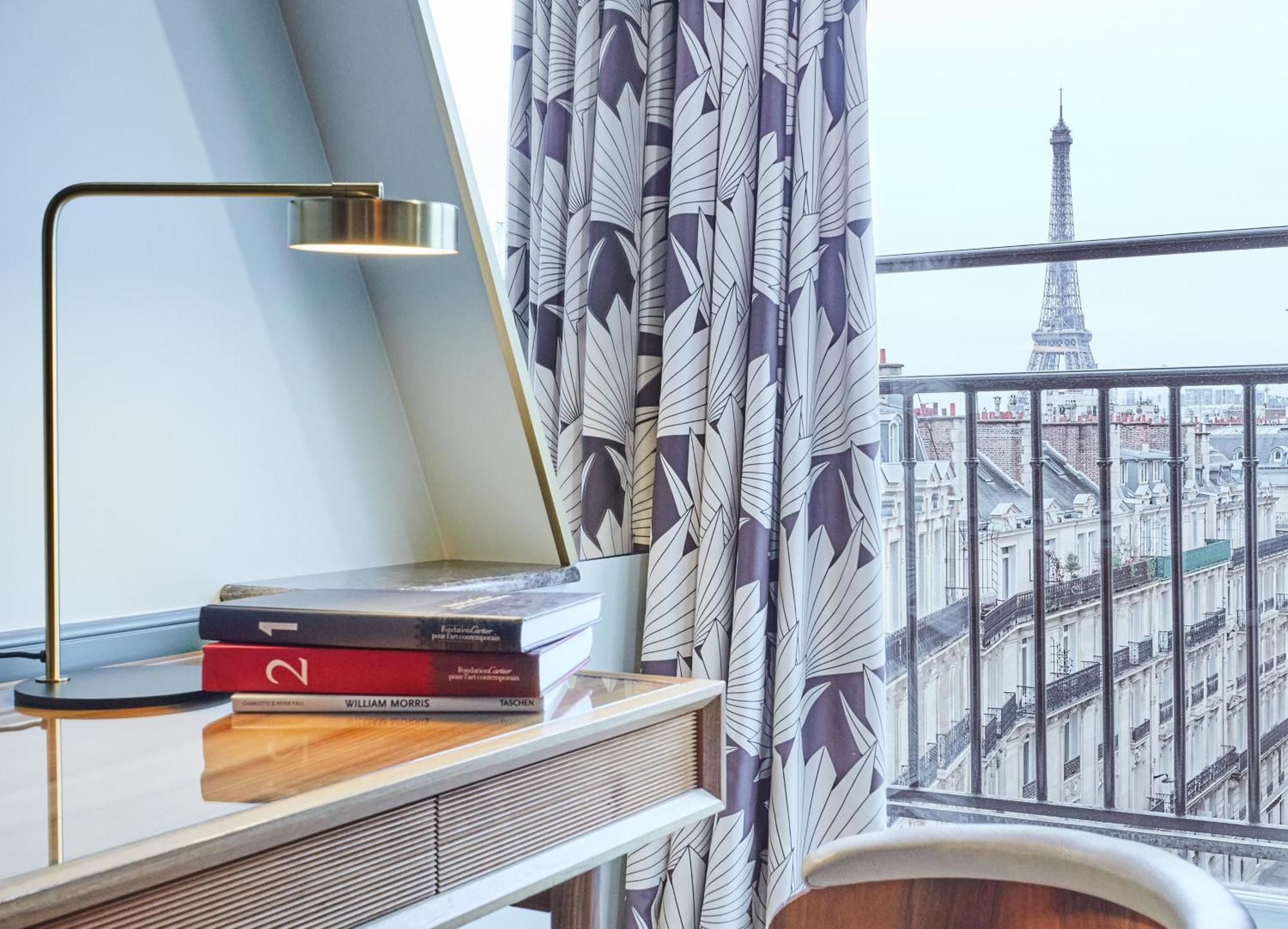 Eiffel Tower Suite