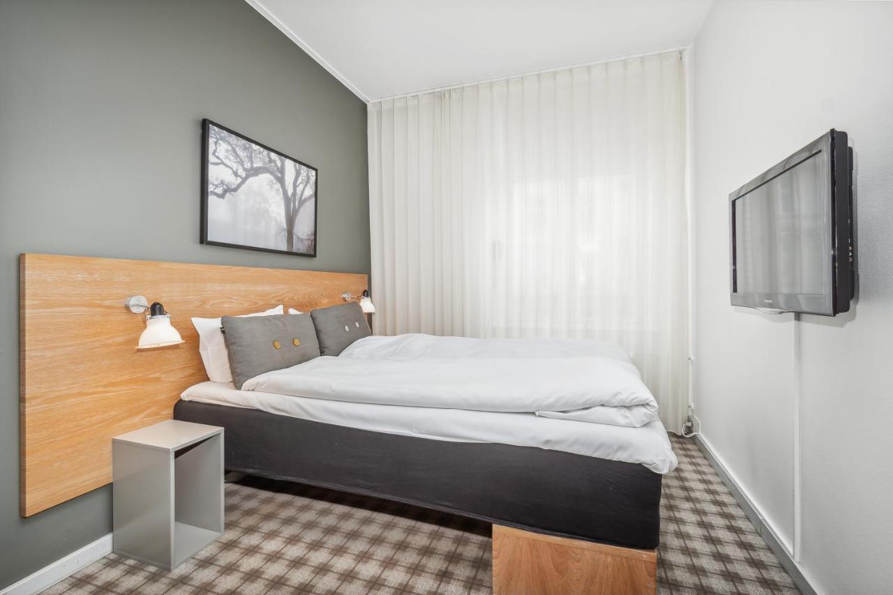 Small Room,1365051941:JPEG