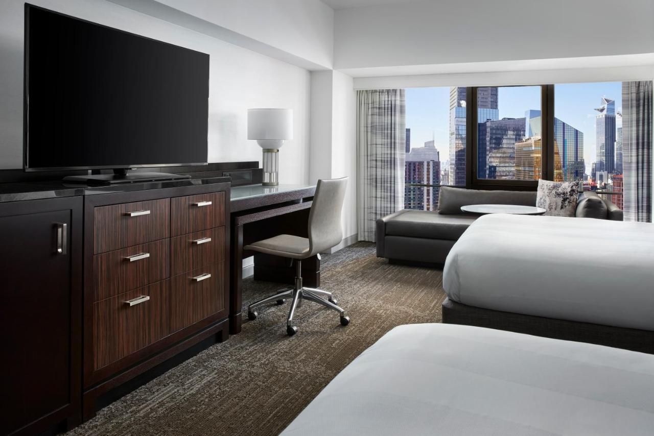 Suite Deluxe med ett soverom, to dobbeltsenger og sovesofa – Tilgang til Club Lounge
