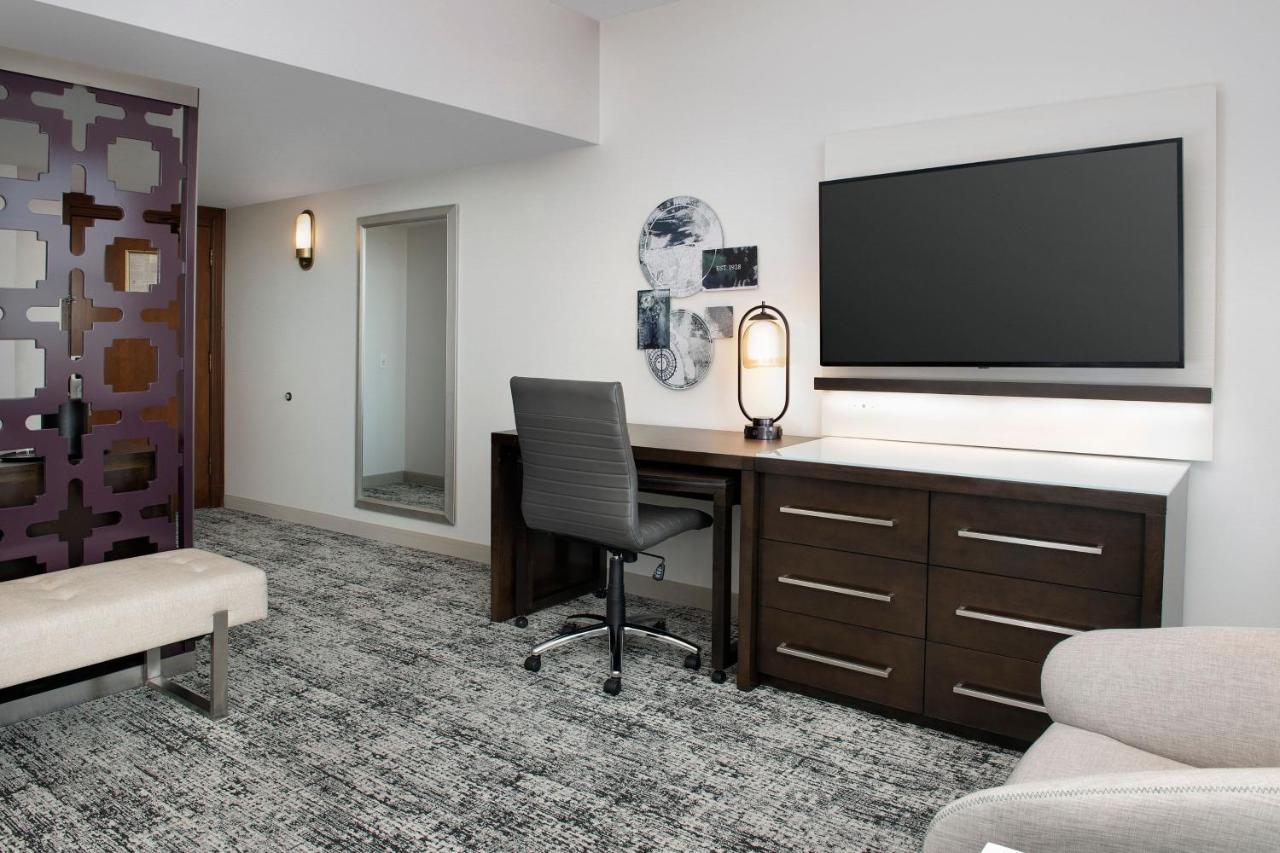King Room Partial Bay View High Floor