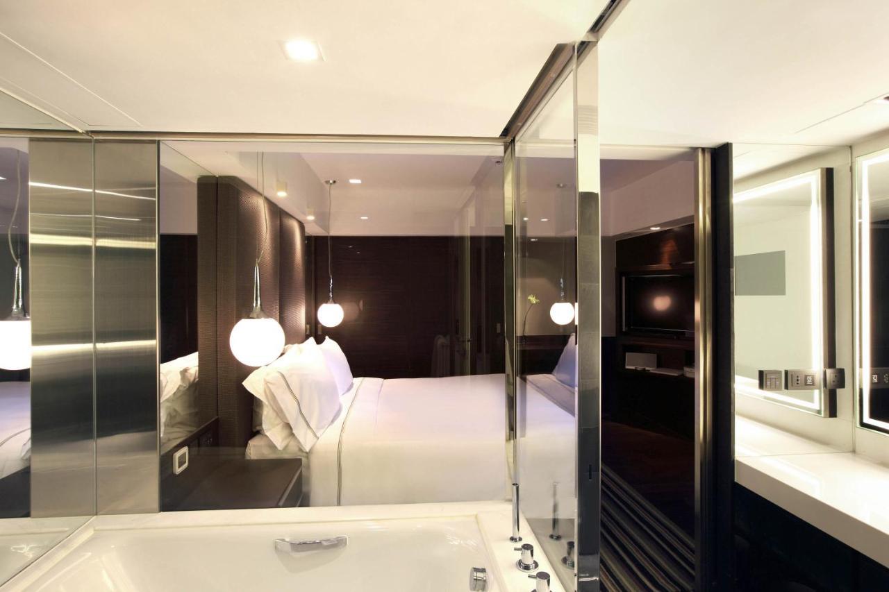 Mira Suite 70 Club Access
