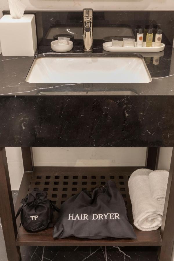 Deluxe Queen Room,1378199807:JPEG