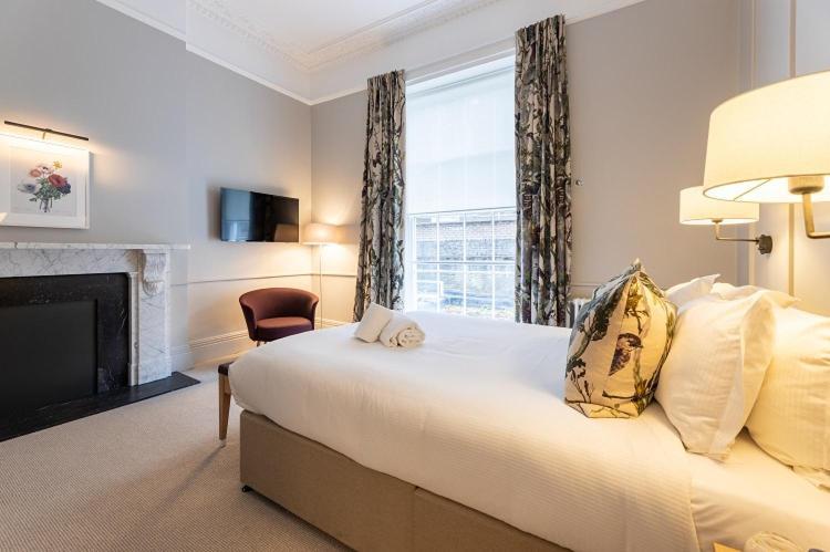 Virginia Woolf Signature Suite