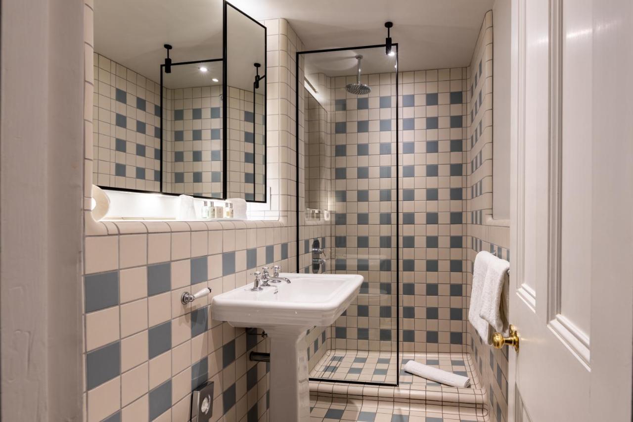 Virginia Woolf Signature Suite