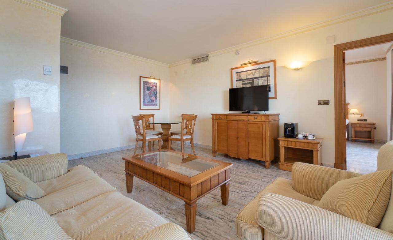 Luxury Suite