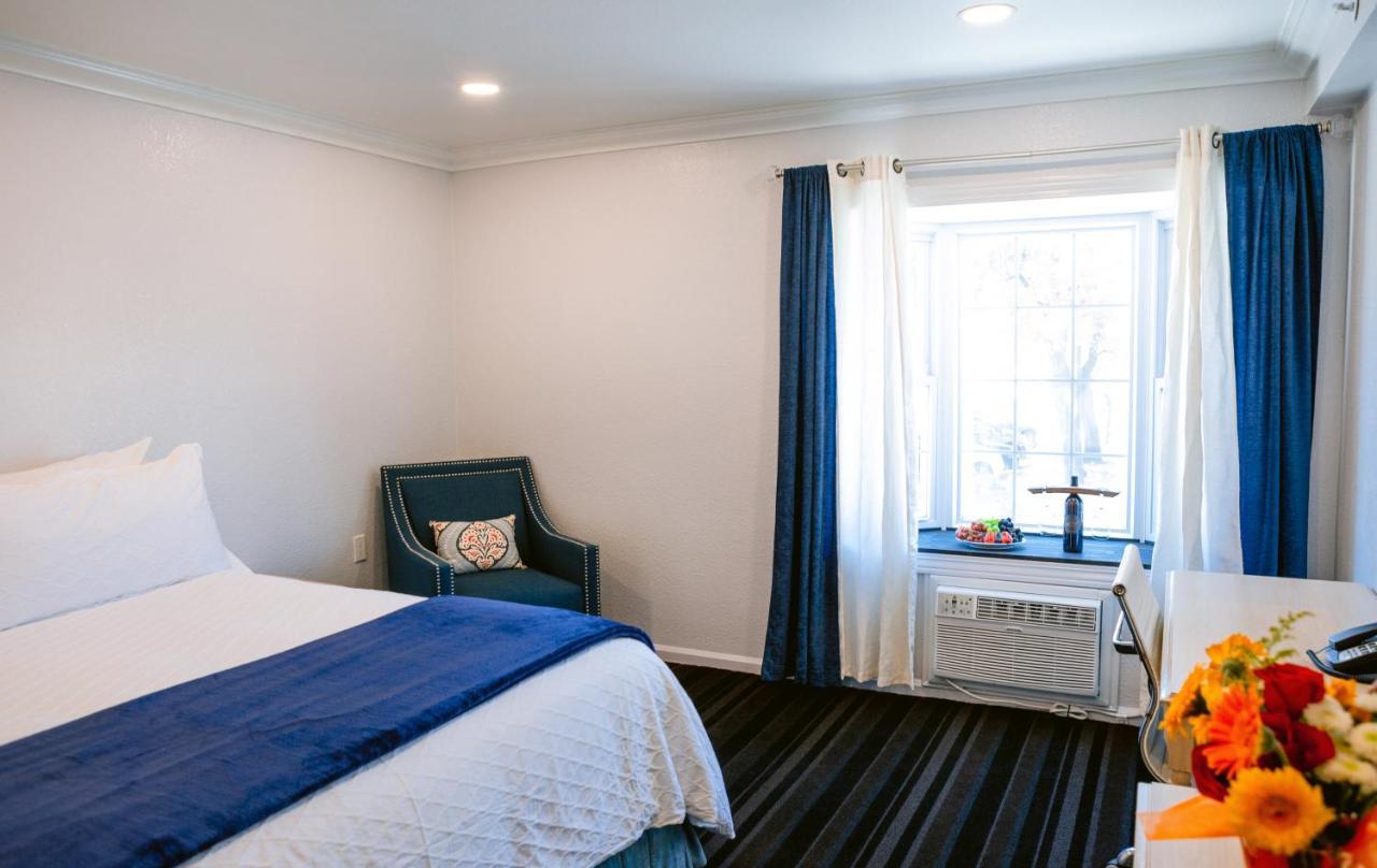 Junior Suite,1376739287:JPEG