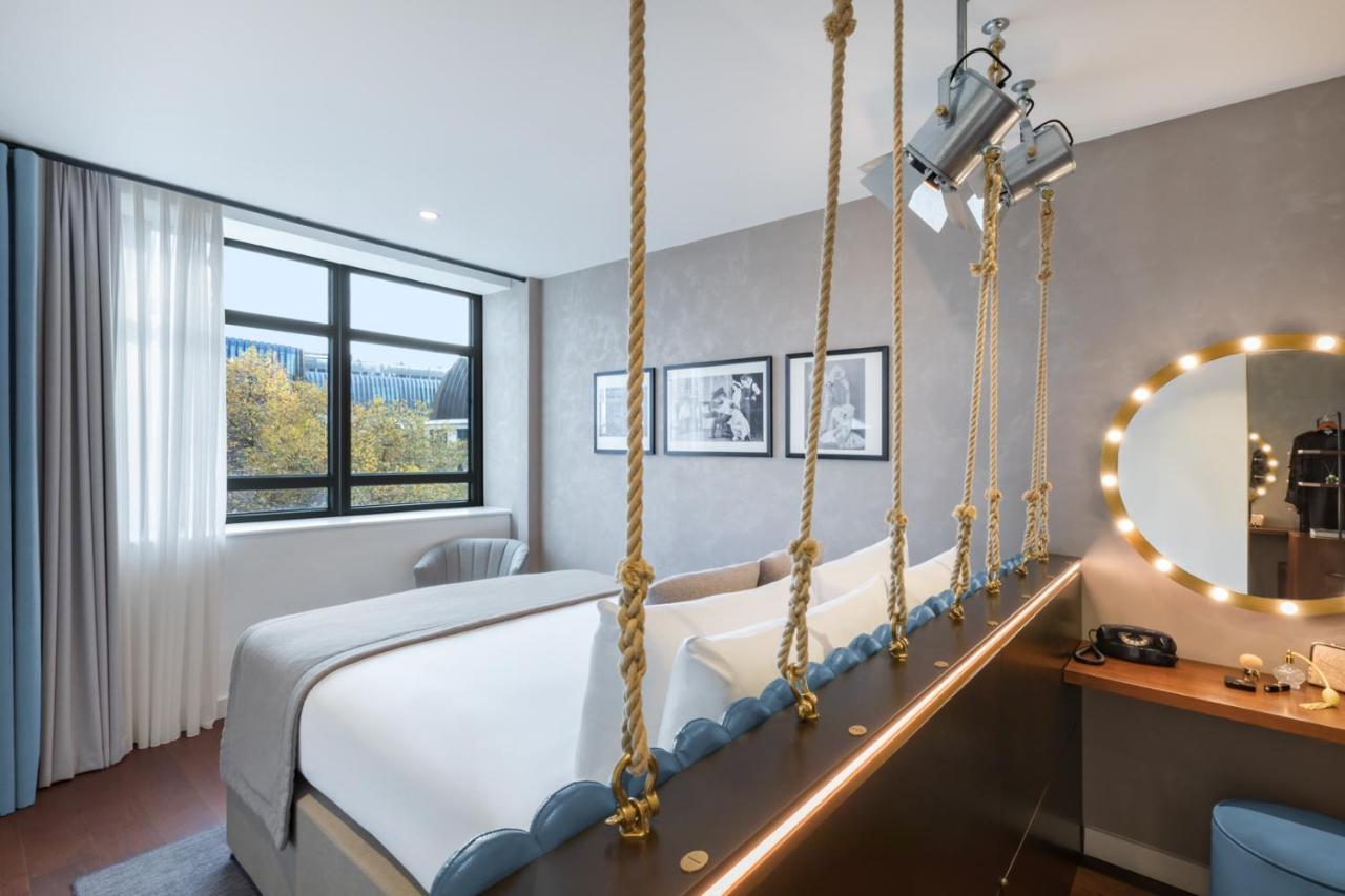 Premium Queen Room City View
