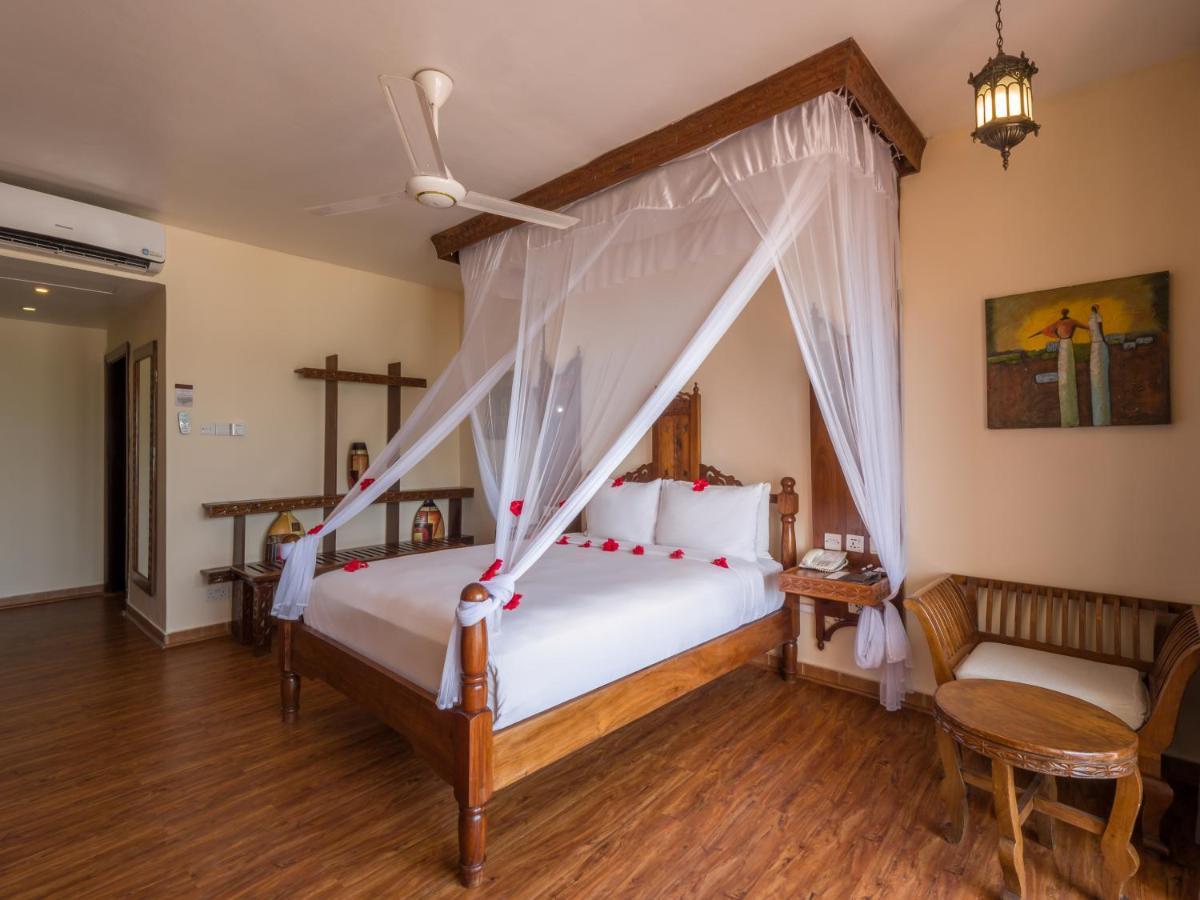 Queen Room with Ocean View,1352328301:JPEG