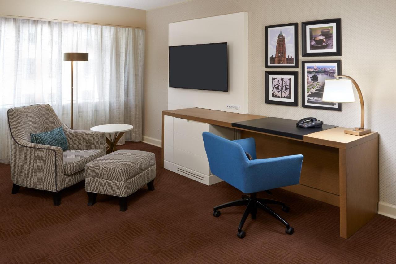 Guest Room 1 King