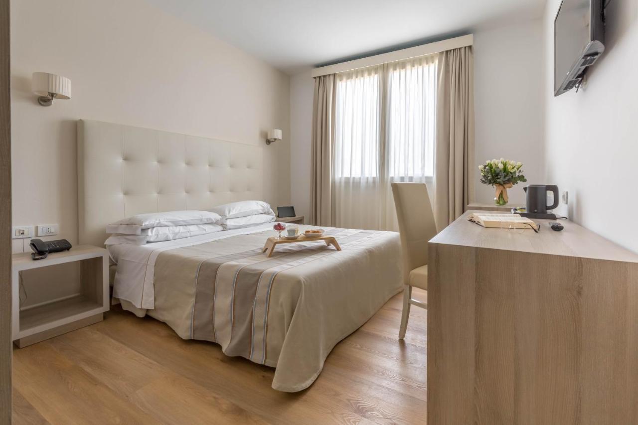Double or Twin Room,1543151926:JPEG