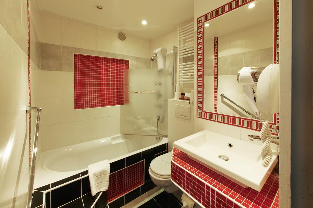 Two Connecting Double Rooms