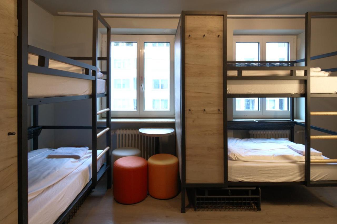 Bed 6-Bed Dormitory Room