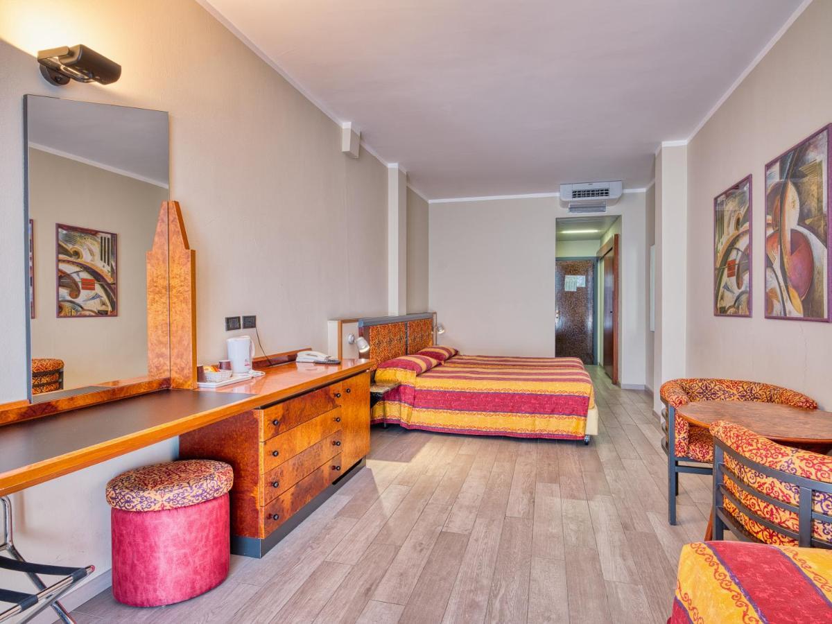 Standard Double or Twin Room,1498467409:JPEG