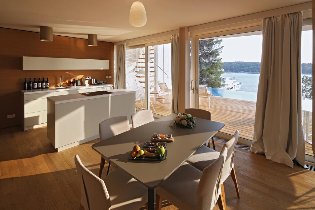 Villa med egen pool