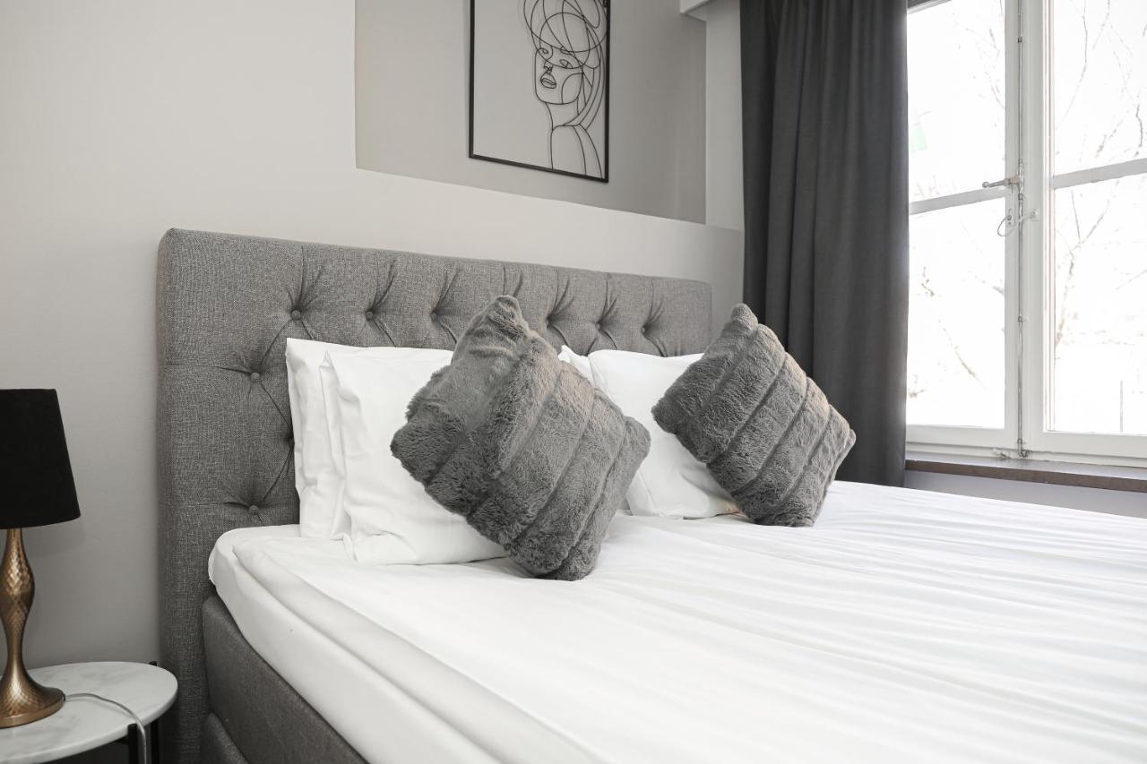 Compact Room (140cm bed)