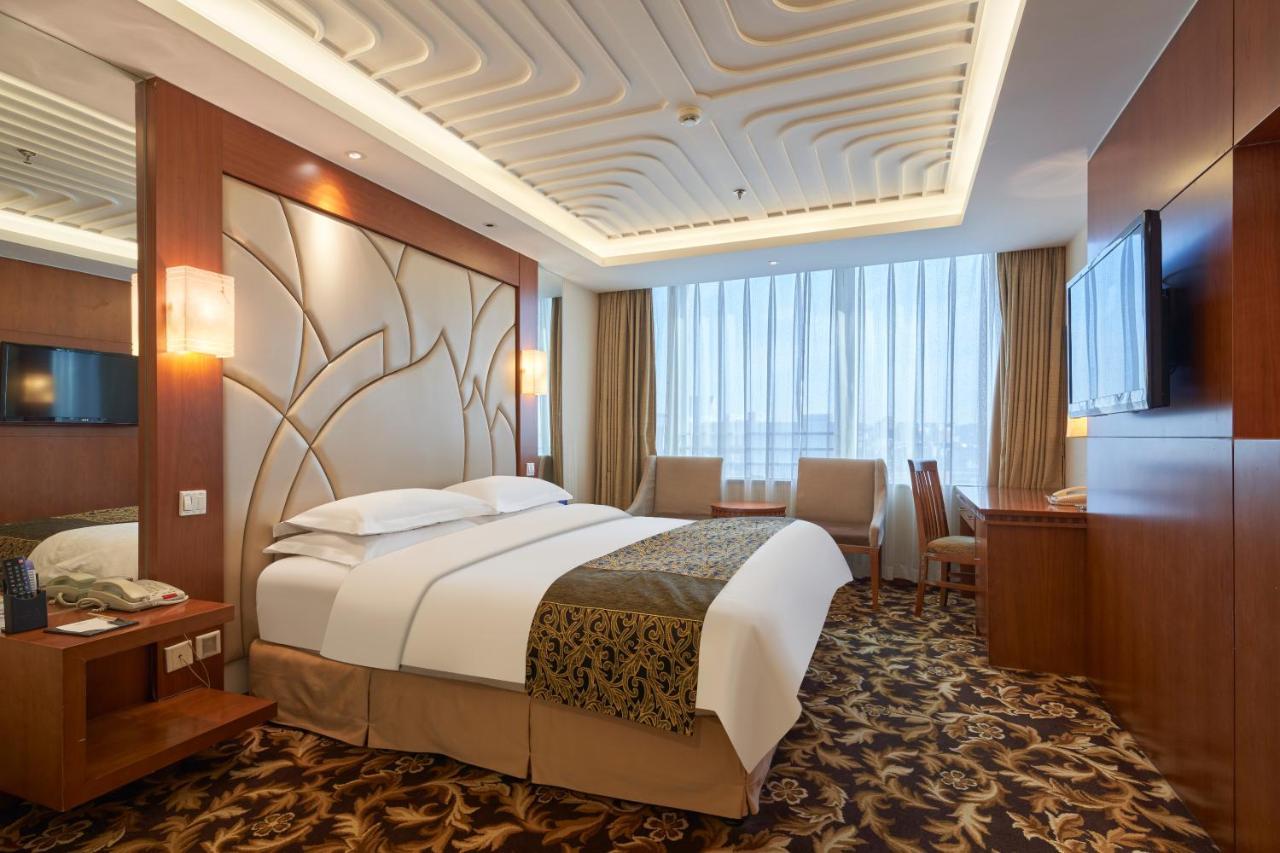 Classical King Room(30% discount in Chinese Restaurant except drinks and sea food)