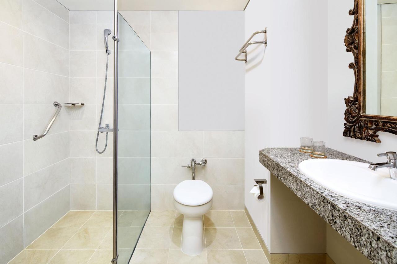 Deluxe Twin Room with Lagoon View and Free Kids Activity