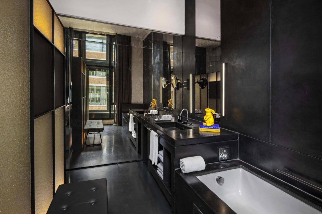 Superior Suite Bank Suite 1 King