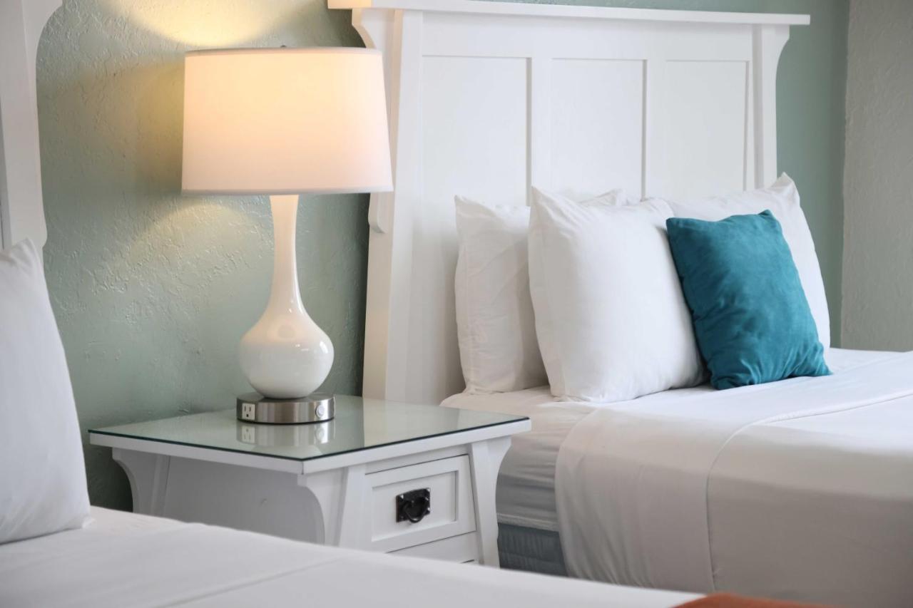Queen Room Two Queen Beds