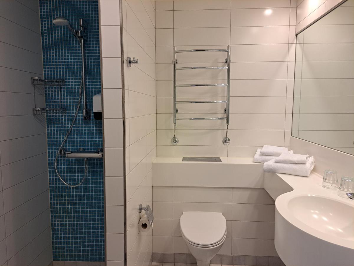 Large - Kahden hengen huone - Twin