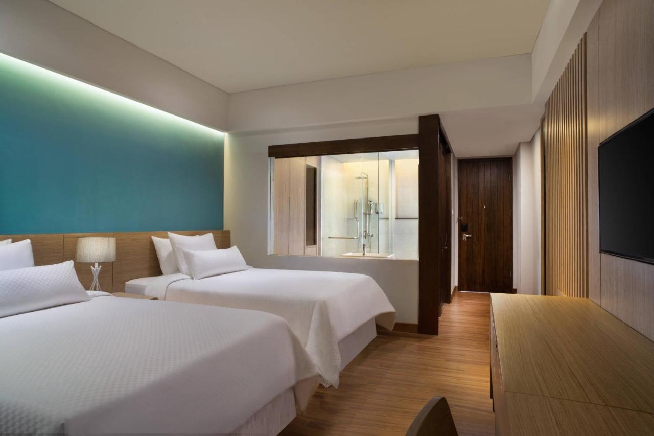 Deluxe Room Guest room 2 Twin or Single Beds Garden view Balcony Daily Shuttle to Monkey Forest Daily Yoga Bike to borrow Family Activity 24 Hour access to Motion Fitness Center,993724162:JPEG