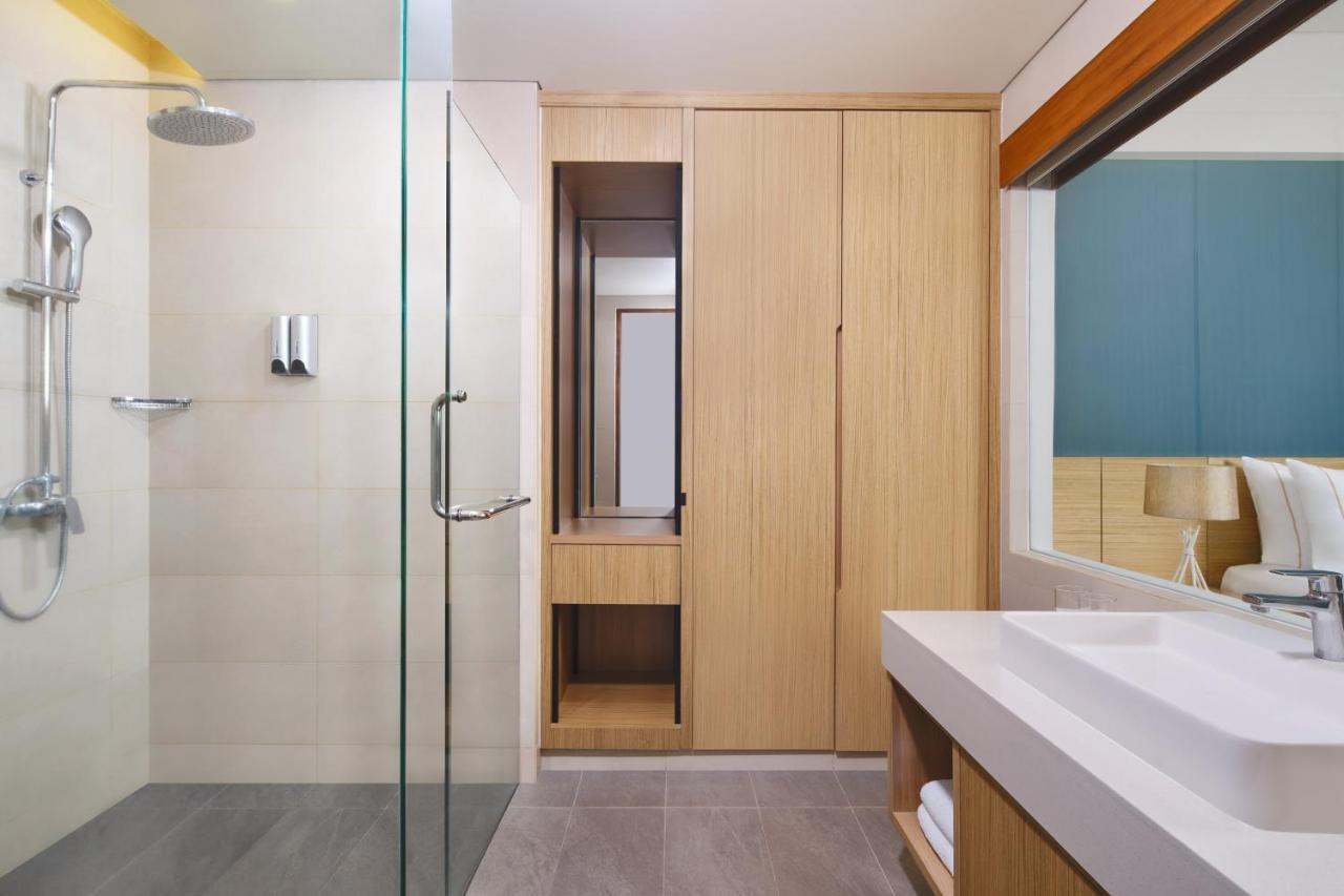 Deluxe King Room with Pool Access - Garden Level with Free Mini Bar, Daily Shuttle to Monkey Forest, Daily Yoga, Free Bike to borrow,  Free Family Activity and 24 Hour access to Motion Fitness Center,1596914421:JPEG