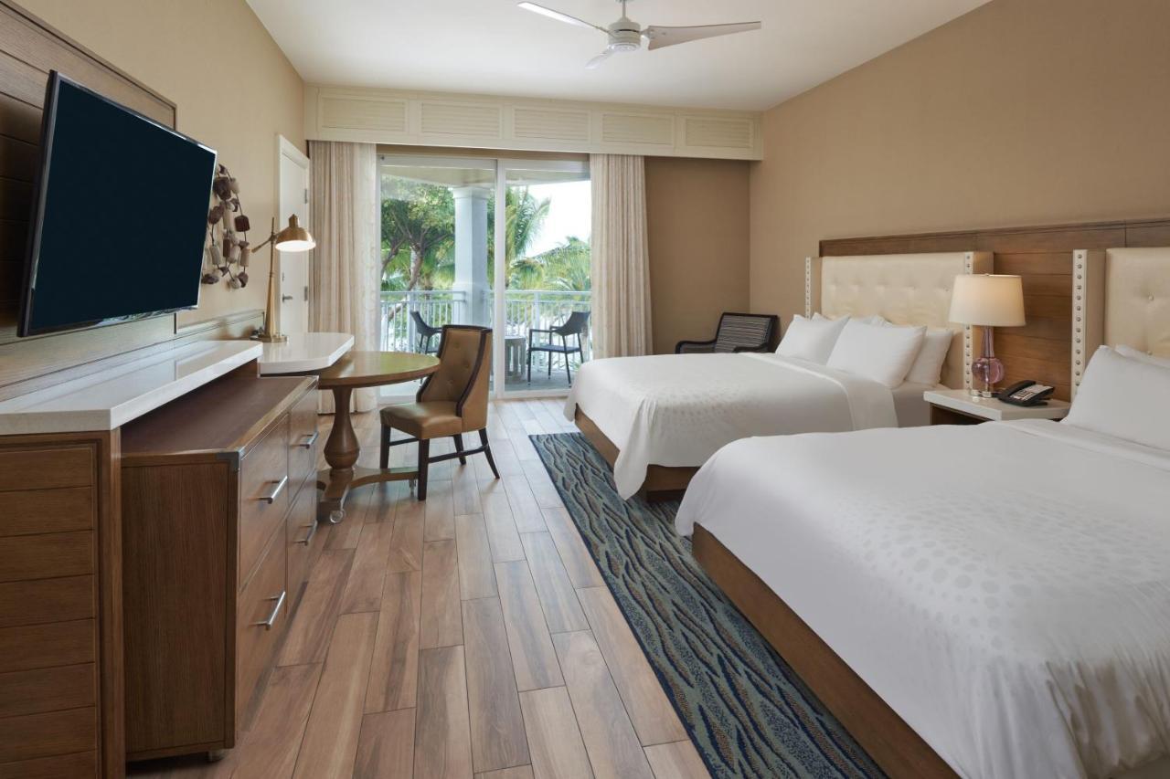 Partial Bay View, Guest room, 2 Queen, Bay view, Balcony