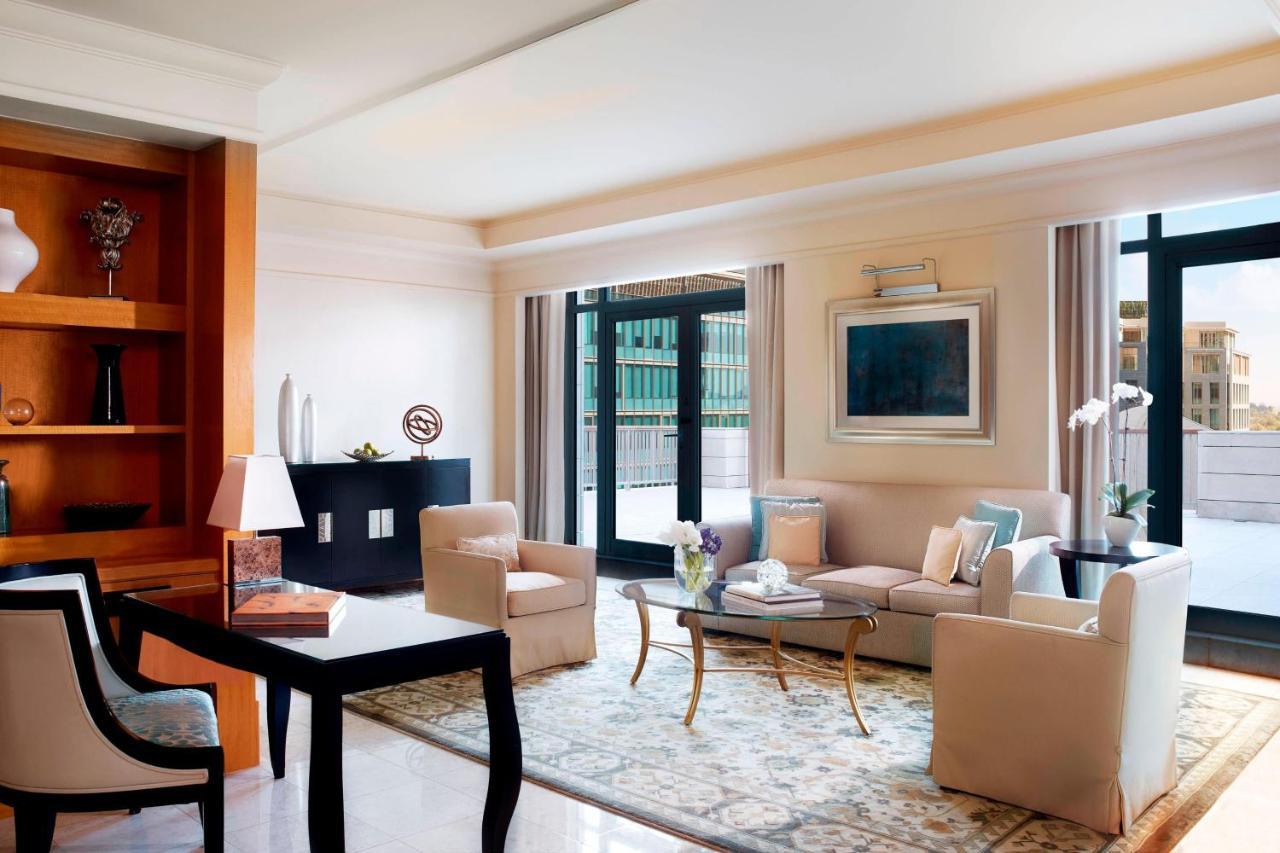 Ambassador Suite with Lounge access, One King Bed, Non Smoking, Balcony,1418858604:JPEG