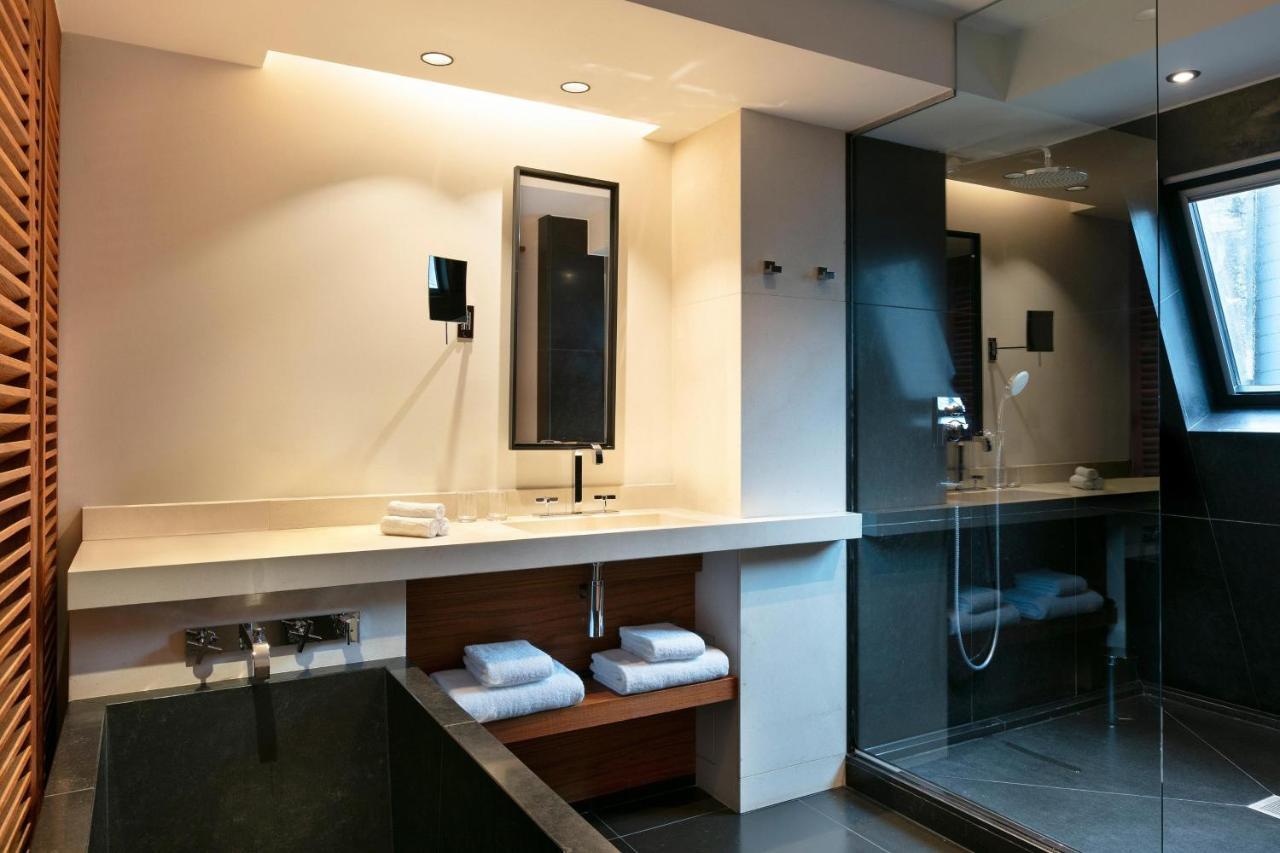 Deluxe Queen Suite