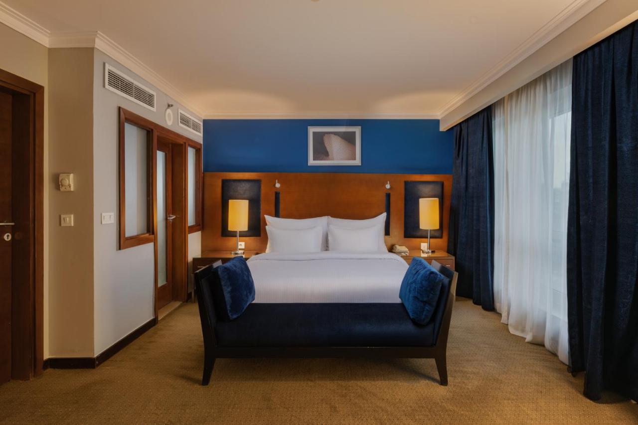Diplomatic-suite