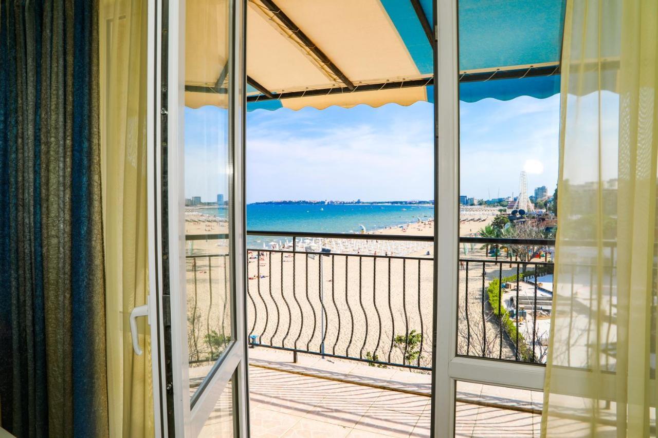 Dobbeltværelse med balkon (2 voksne + 1 barn)