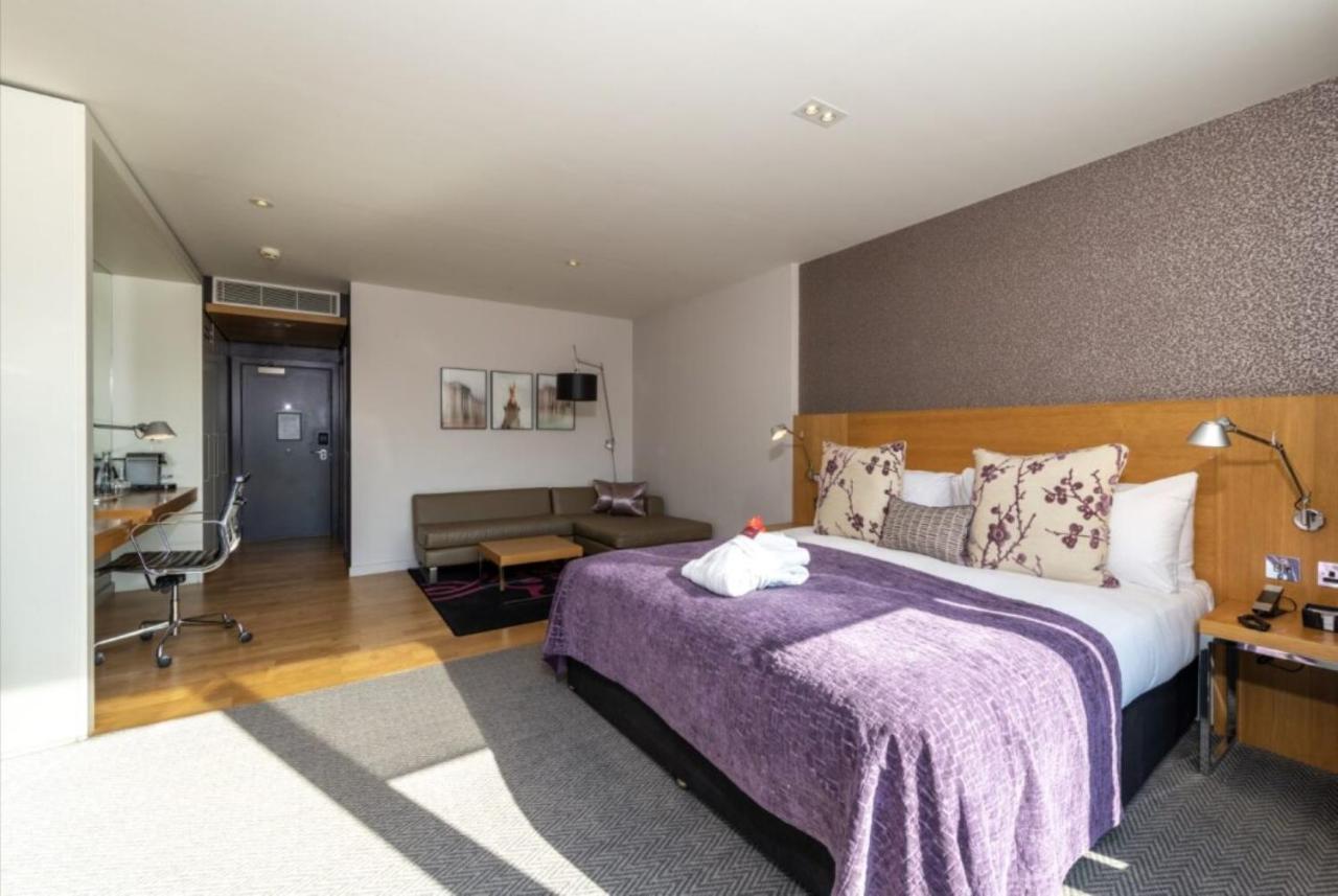 Junior Suite Club Lounge Access Balcony