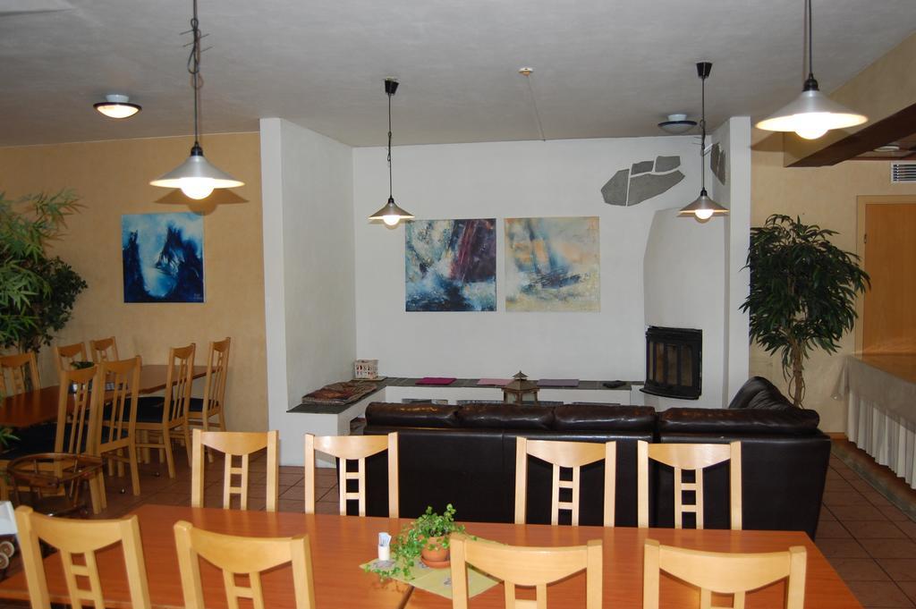 One-Bedroom Cottage,142244370:JPEG