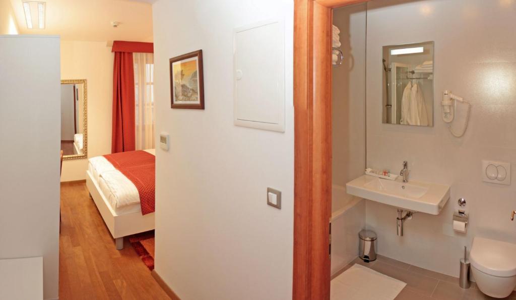 Single Room,1280085016:JPEG