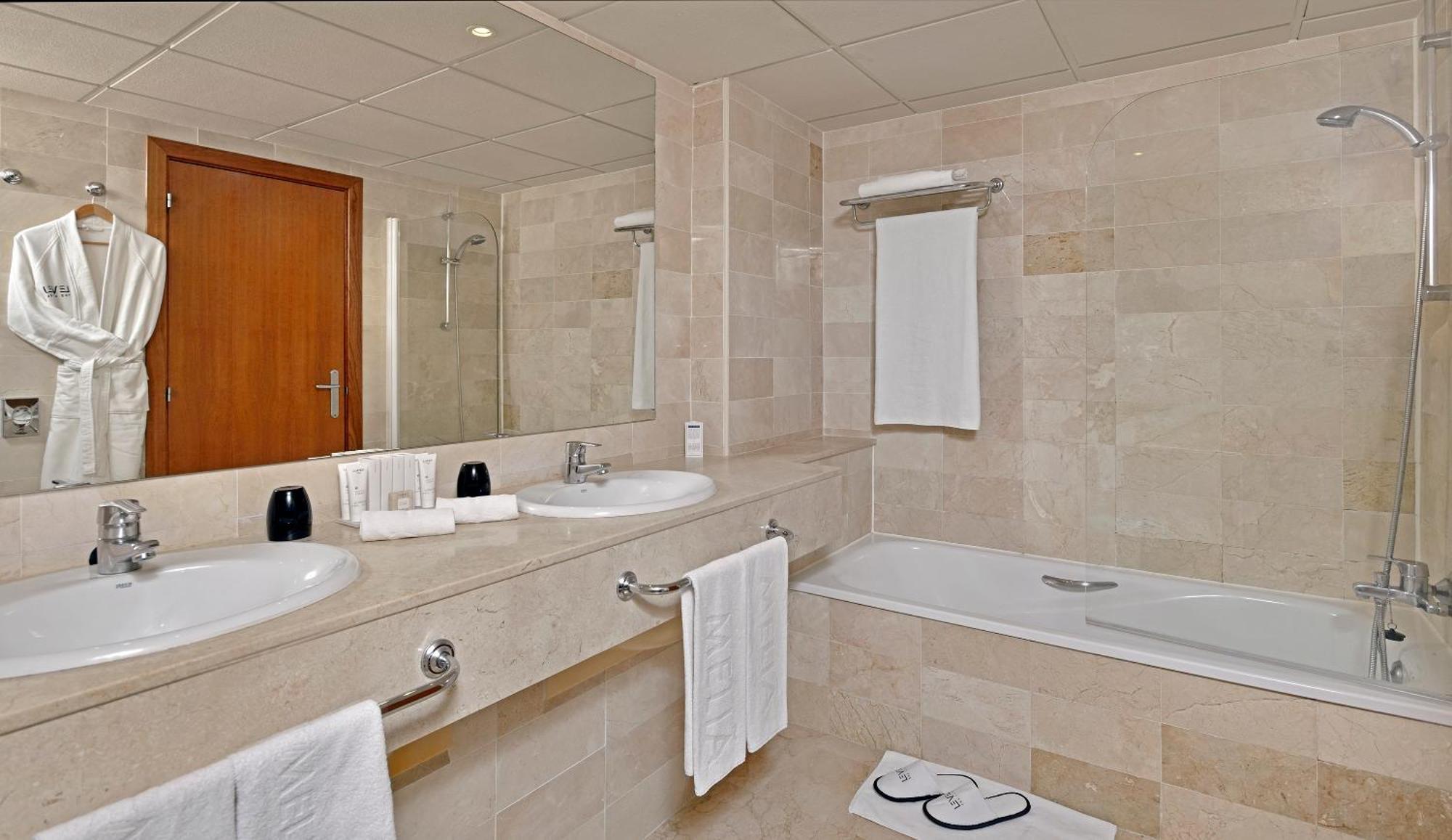 The Level Room,1643754465:JPEG