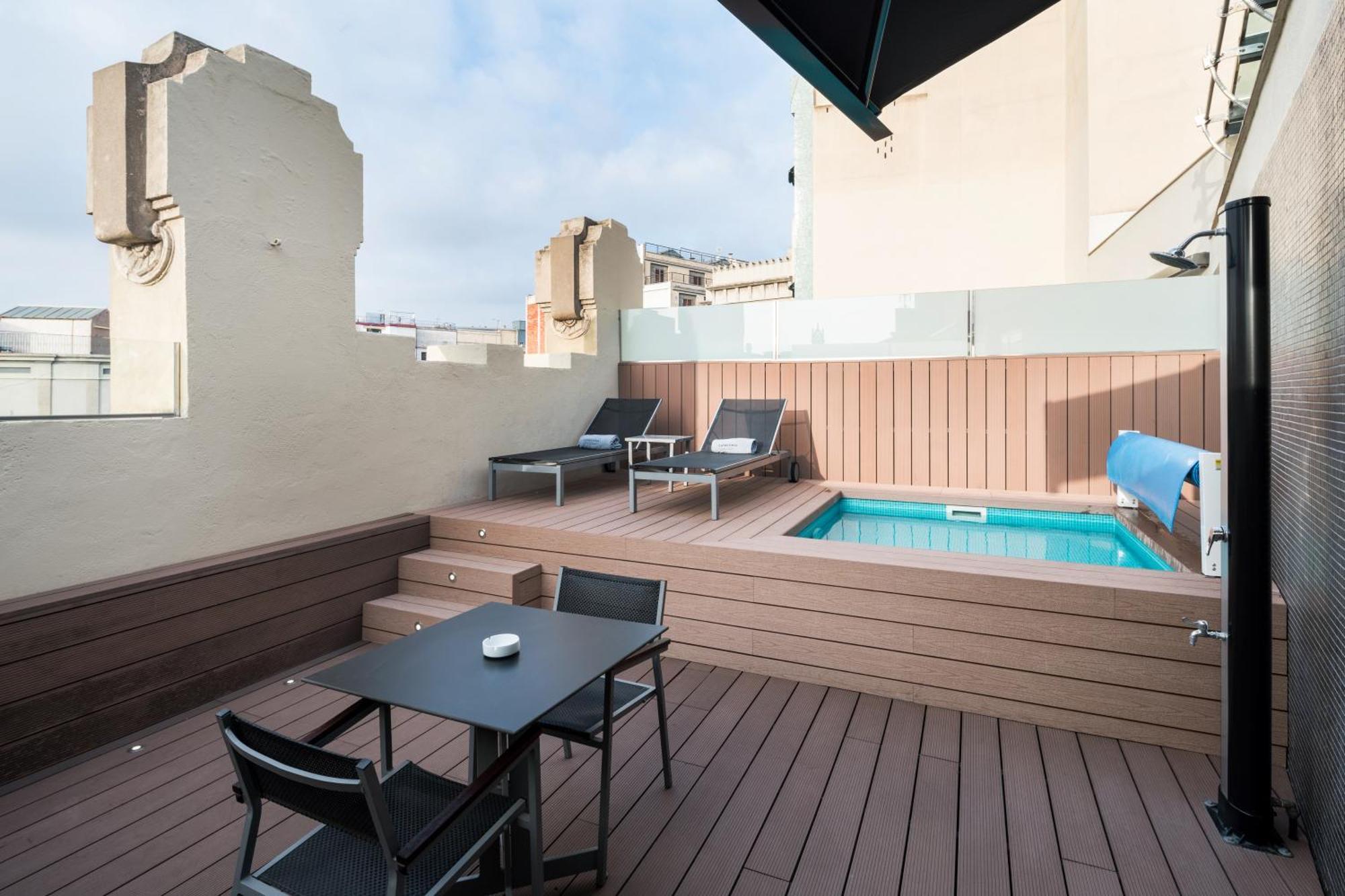 Superior-dobbeltværelse med terrasse og privat pool