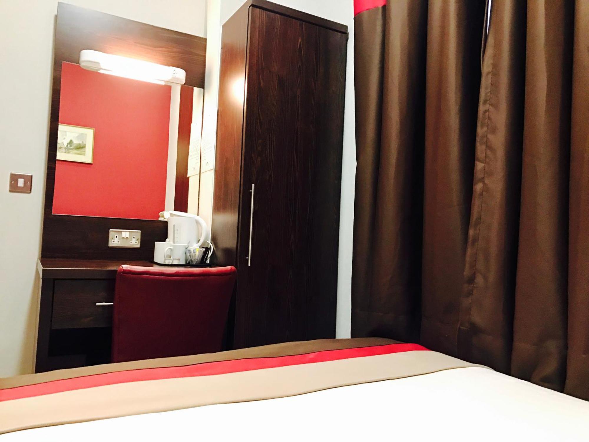 Basic Double Room