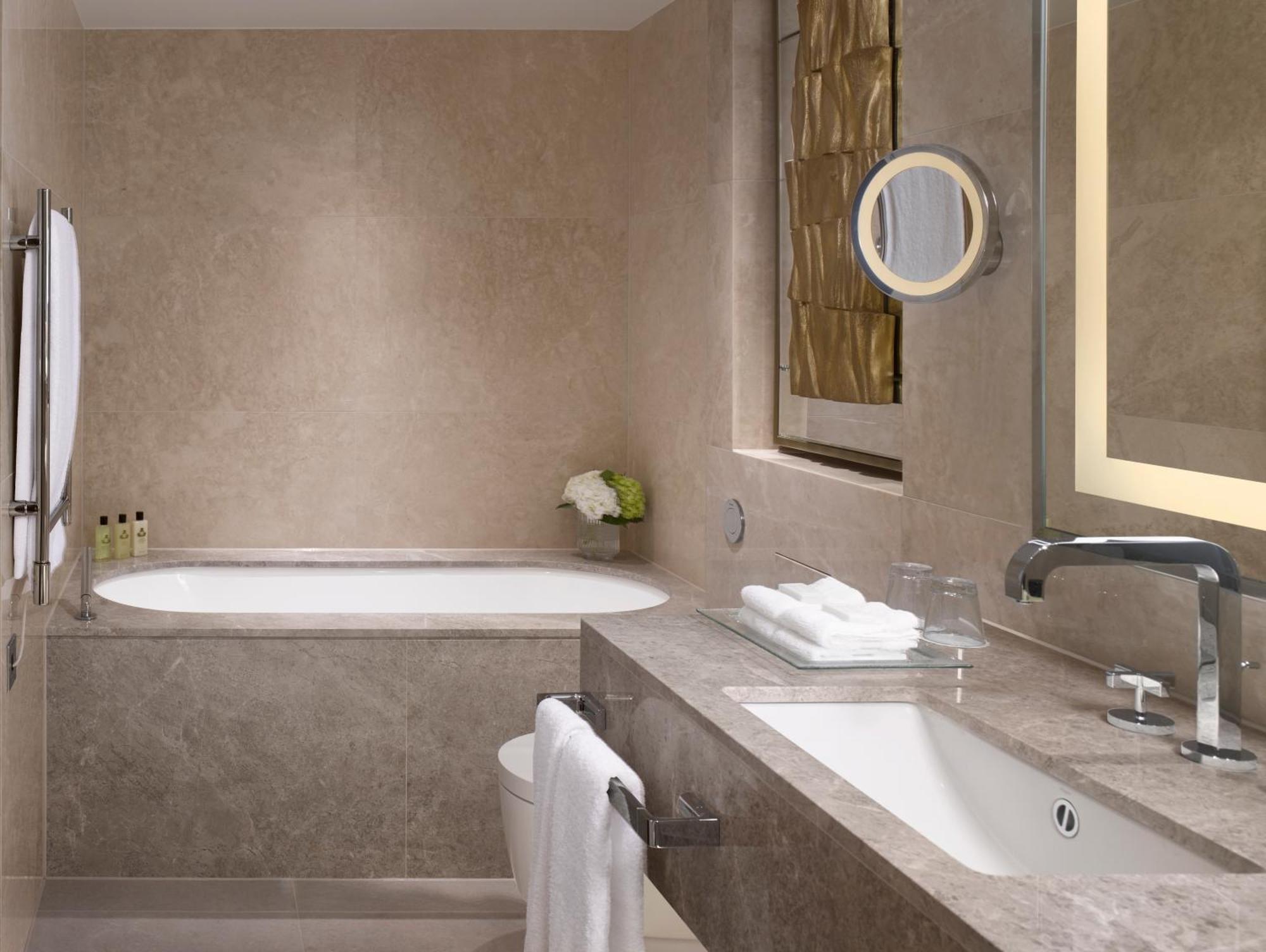 One-Bedroom Suite Mayfair Floor