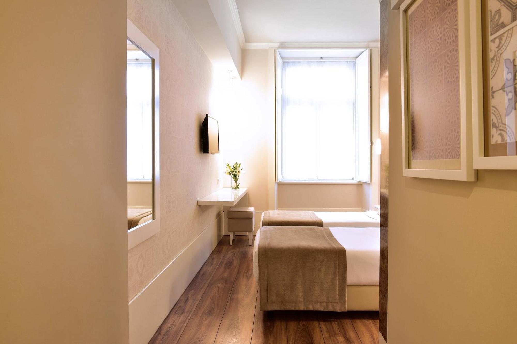 Twin Room,746627663:JPEG